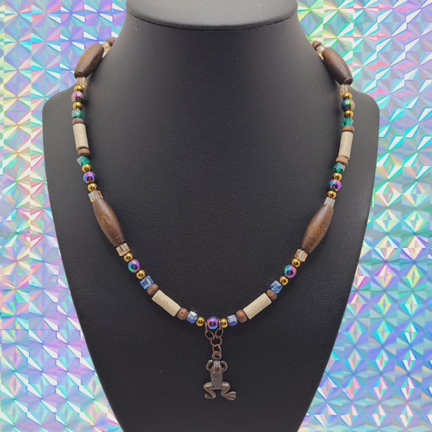Y2k inspired froggy choker
