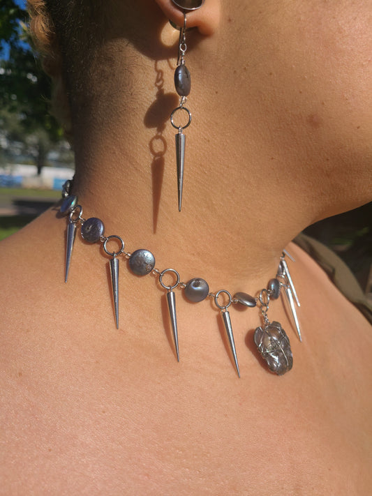Peacock pearl and spikes necklace and earring set