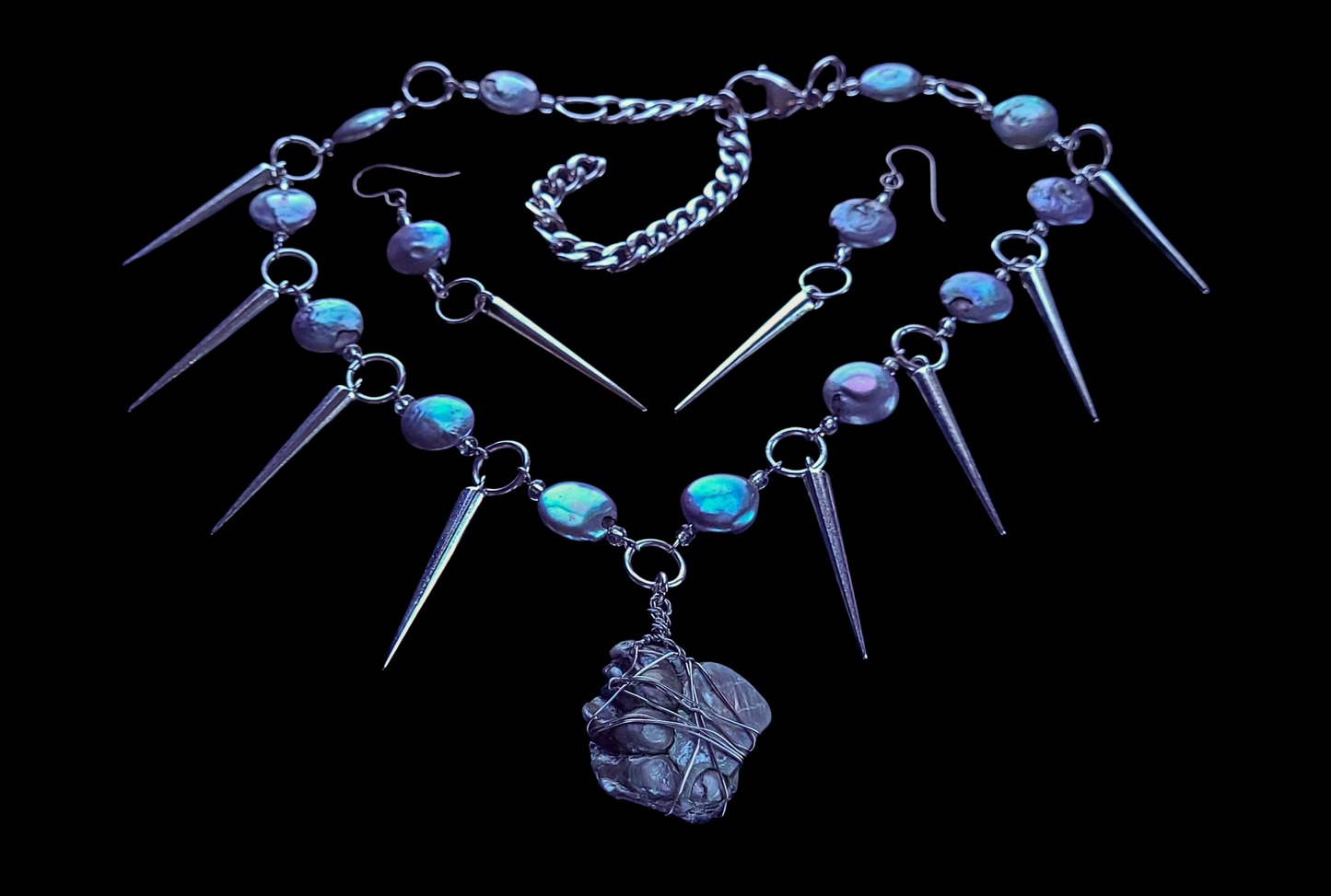 Peacock pearl and spikes necklace and earring set