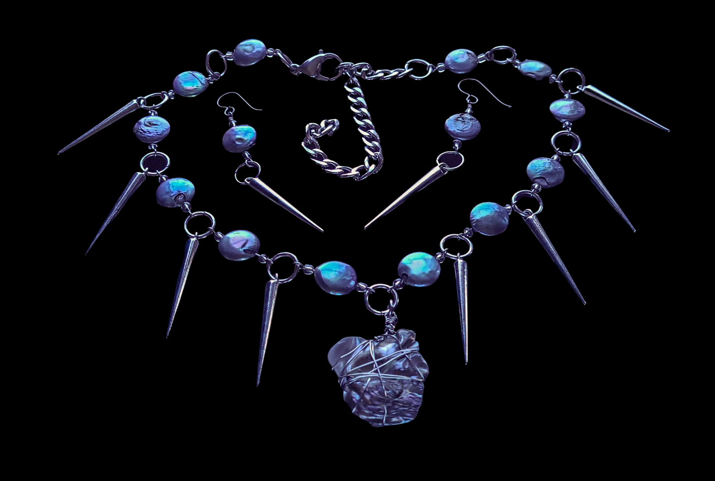 Peacock pearl and spikes necklace and earring set