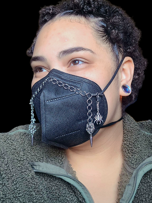 Adjustable Chainmaile Gothic Florets Pendant Mask Chain